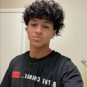 Meet your Posher, Erick